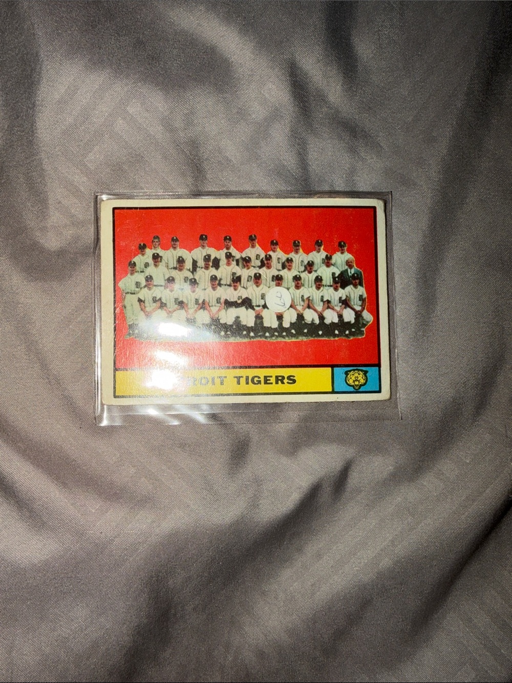 DETROIT TIGERS 1961 Topps Team Baseball Card #51